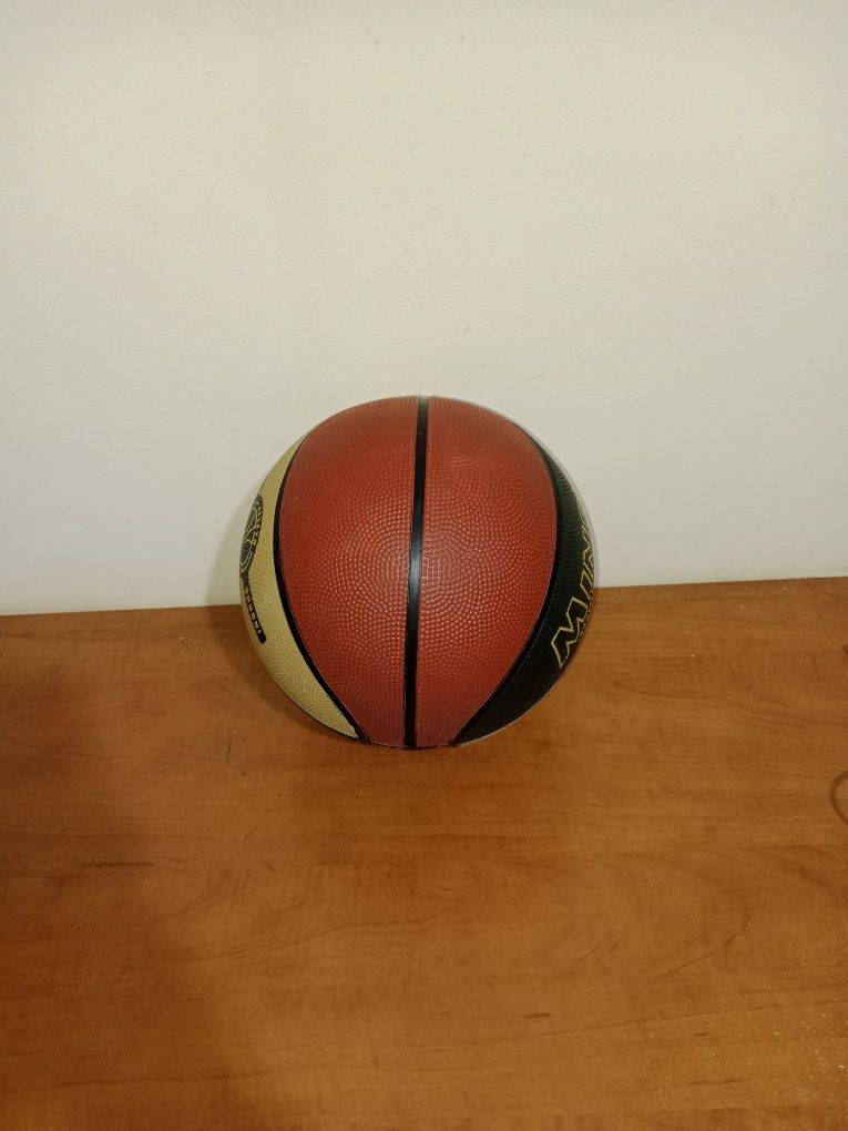 Продам баскетбольный мяч Minsa покупали за наличку 8000 тенге