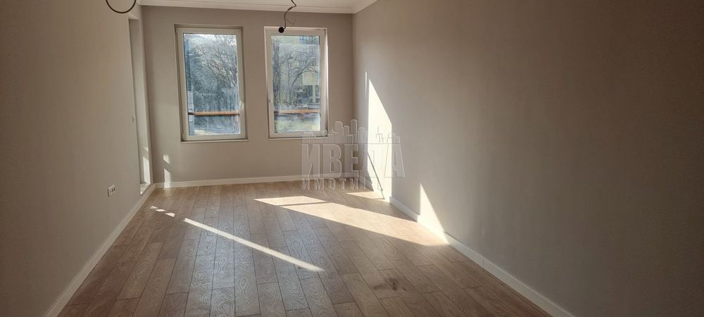 Продава се Двустаен апартамент в к.к. Св.Св. Константин и Елена - 77 кв.м за 2163 €/кв.м - Снимка #1