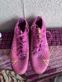 Розовые бутсы Nike Airzoom