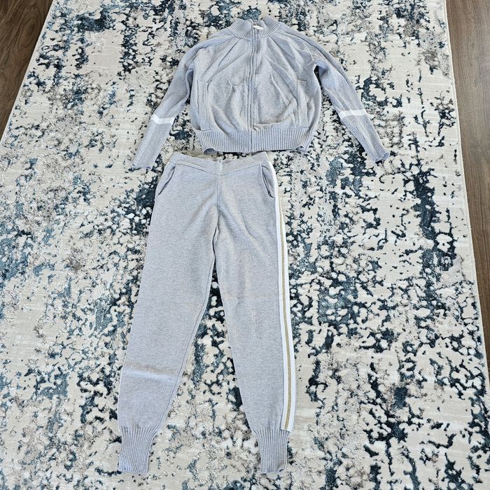 Vând treninguri diferite modele