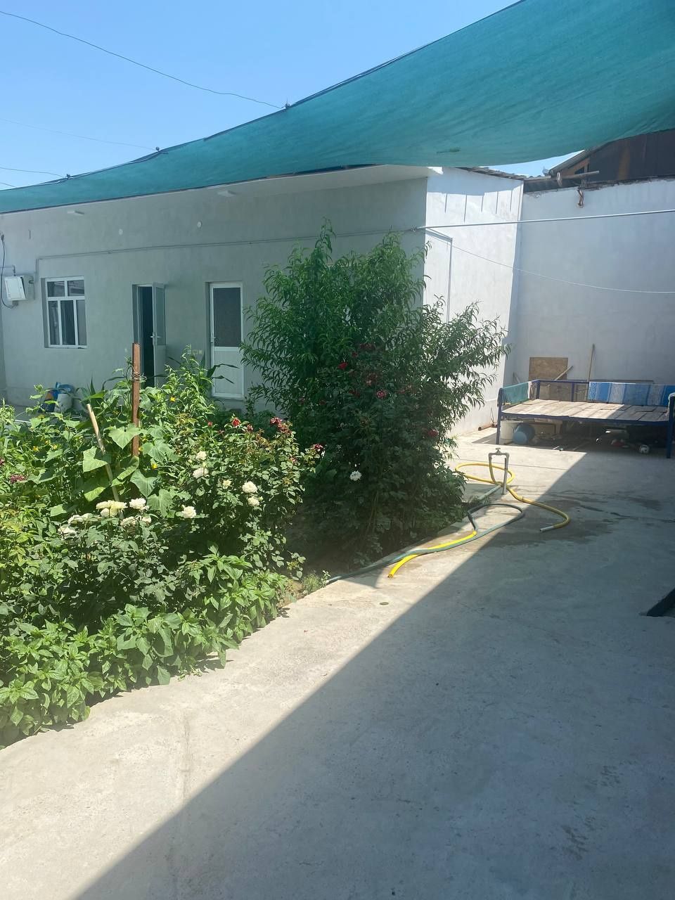 Uchastka 2.7 sotix Food city yonida