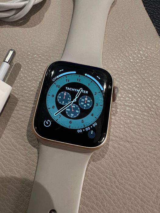 APPLE Watch Series 5 40mm Rose Gold