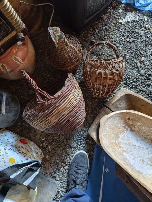 Плетени кошници автентични.