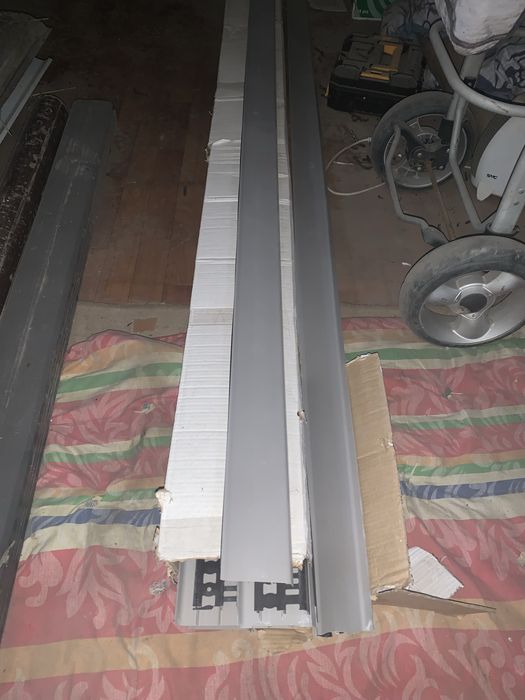 Продам плинтуса новые