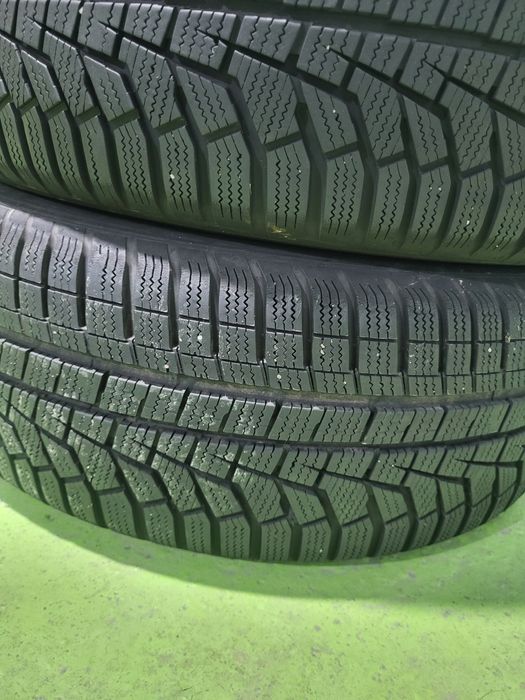 2 бр зимни 225/55/17 Hankook