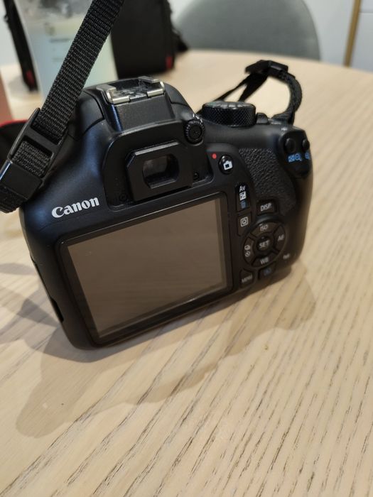 Canon 1300D DSLR