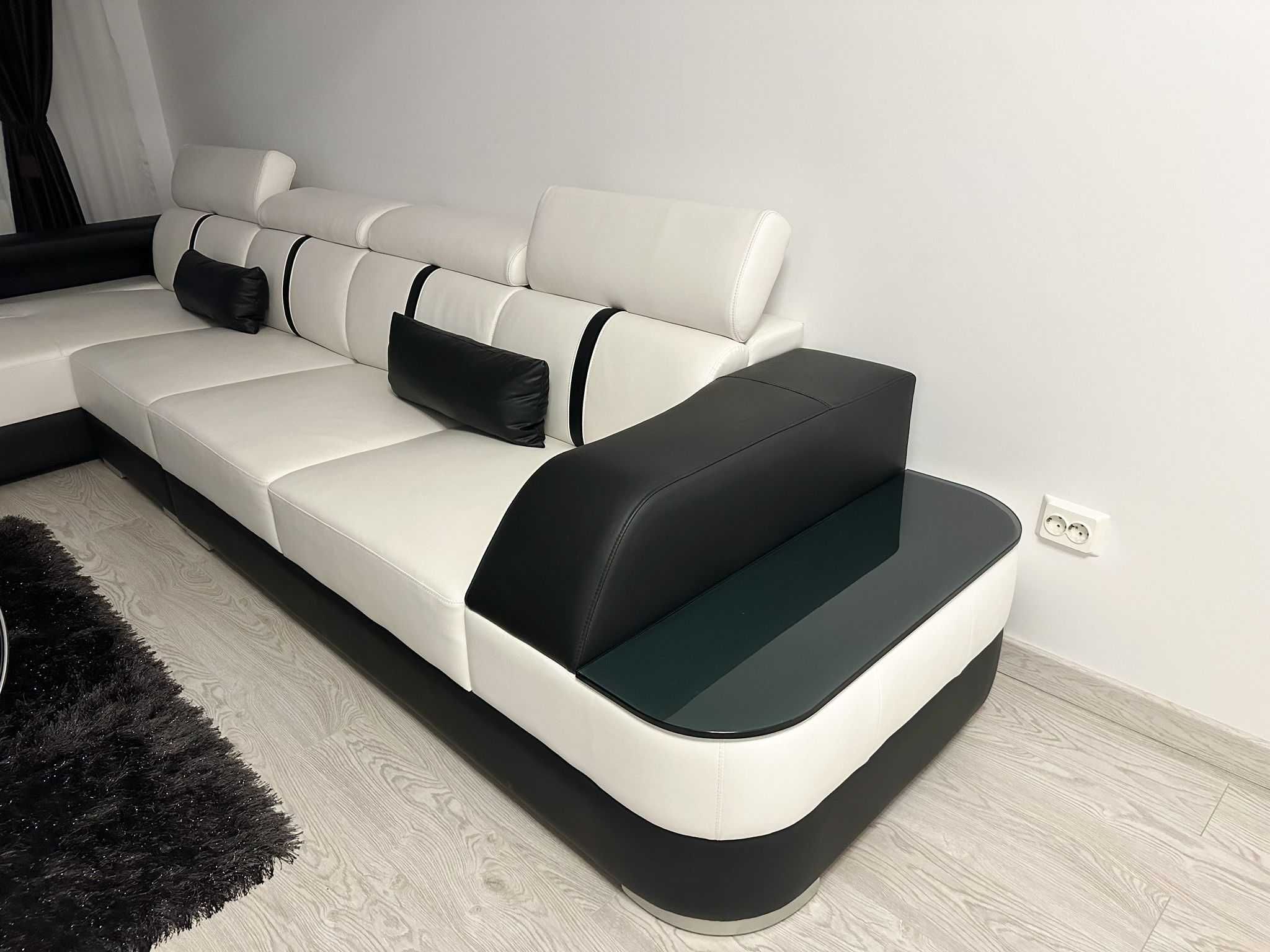 De vanzare Coltar DIVANI & SOFA impecabil