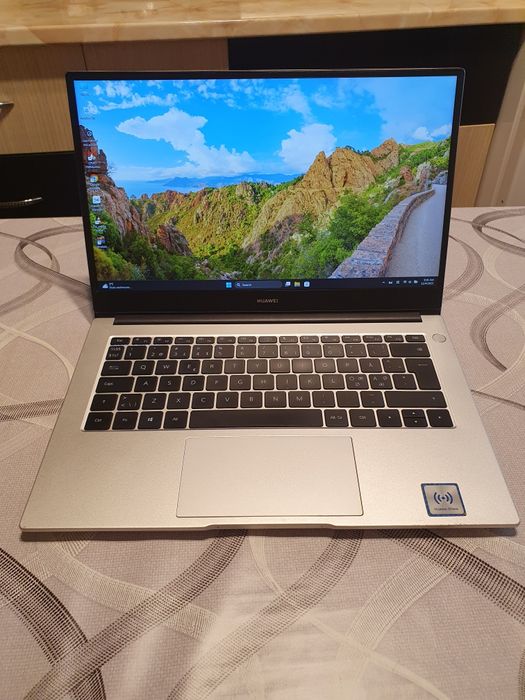 Laptop Huawei, Ecran 14"FHD,Cpu Ryzen 5,Ram 8gb,SSD  256,Baterie Nouă!