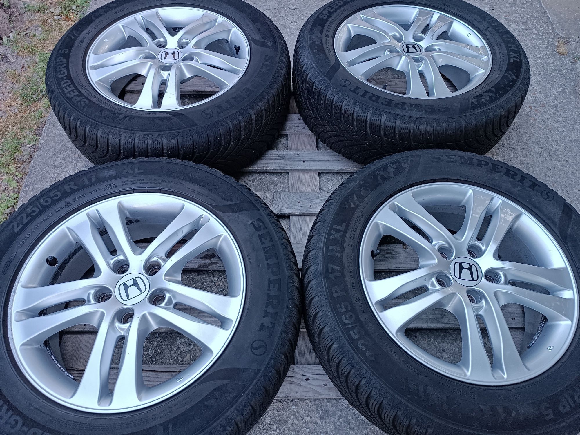 Лети джанти 17ки 5х114.3 Honda + зимни гуми 225/65/17 Semperit