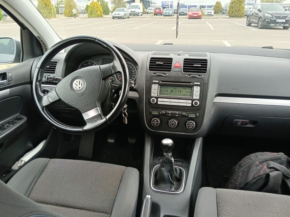 Vand golf 5 impecabil.