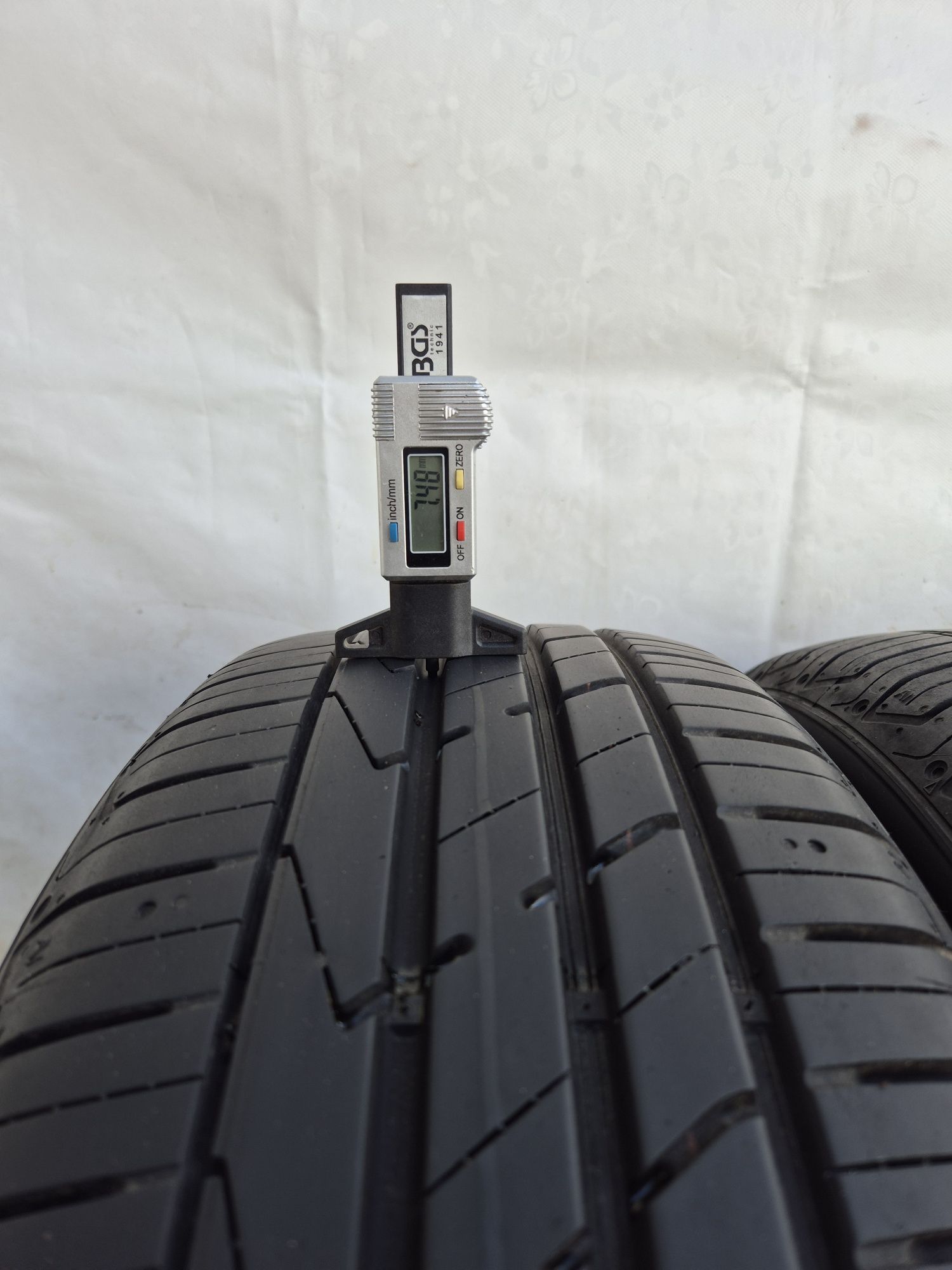 4бр 215 65 17 Hankook летни - 24г