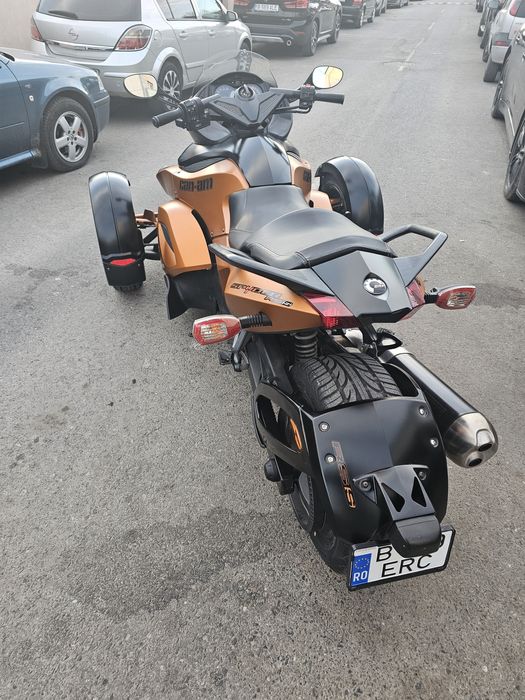 Can-am spyder rs bombardier