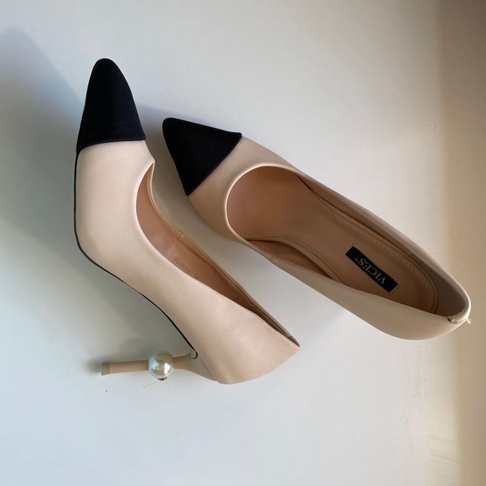 Обувки на висок ток в телесен цвят