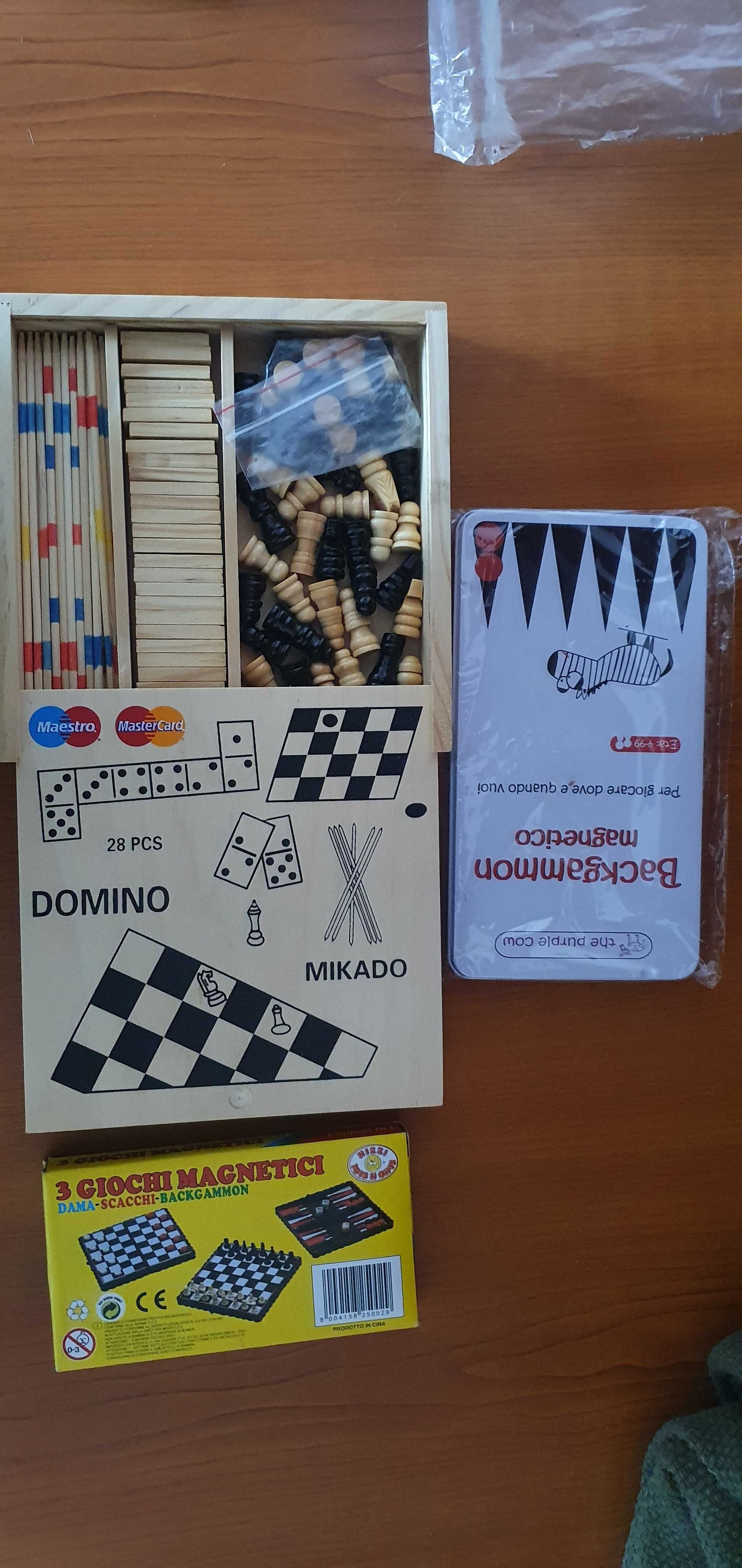 Mini jocuri de table, sah,domino, mikado