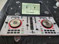 Consola dj standalone numark mixtrack 3 tableta