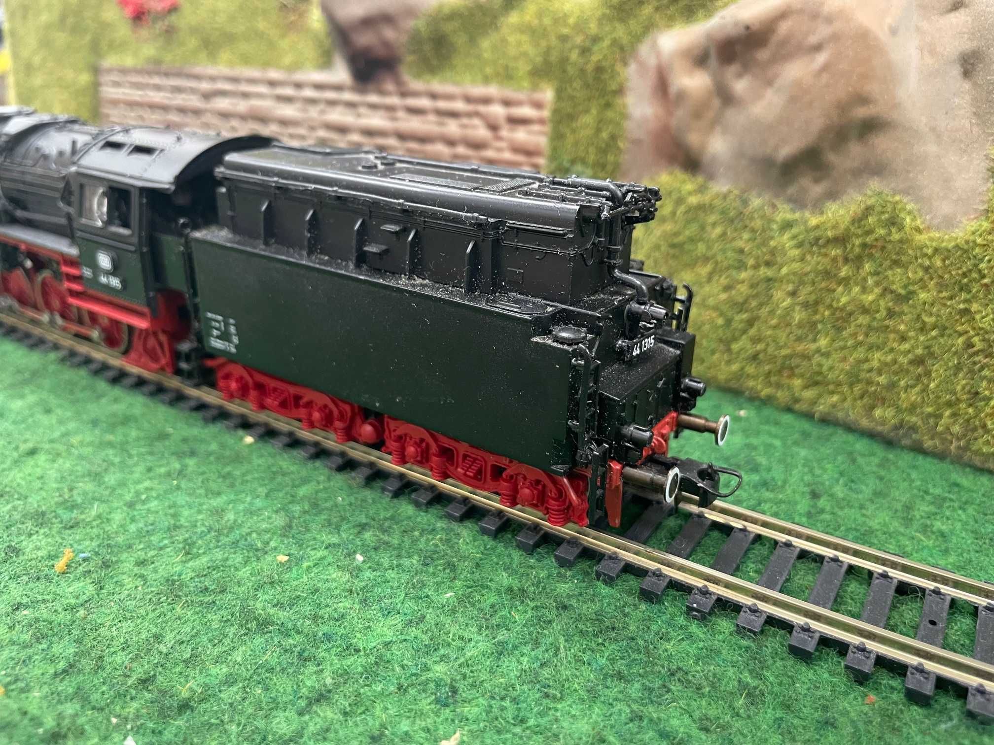Локомотив парен Роко BR43/44 HO 1:87 влак ЖП модел отличен