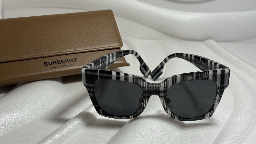 Очила Burberry чисто нови