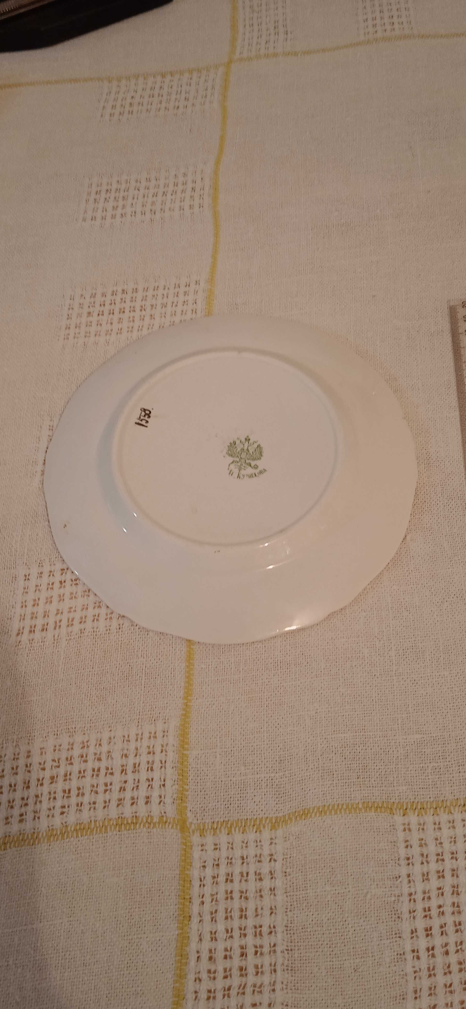 Антикварная тарелка
