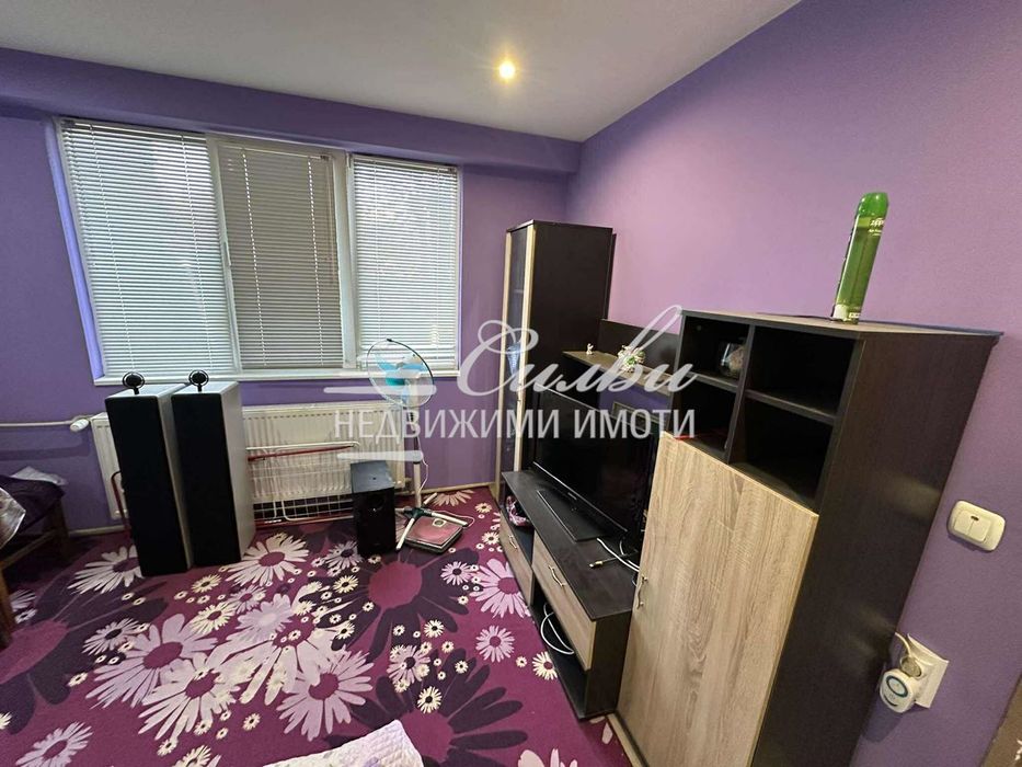 Двустаен апартамент - кв.Тракия