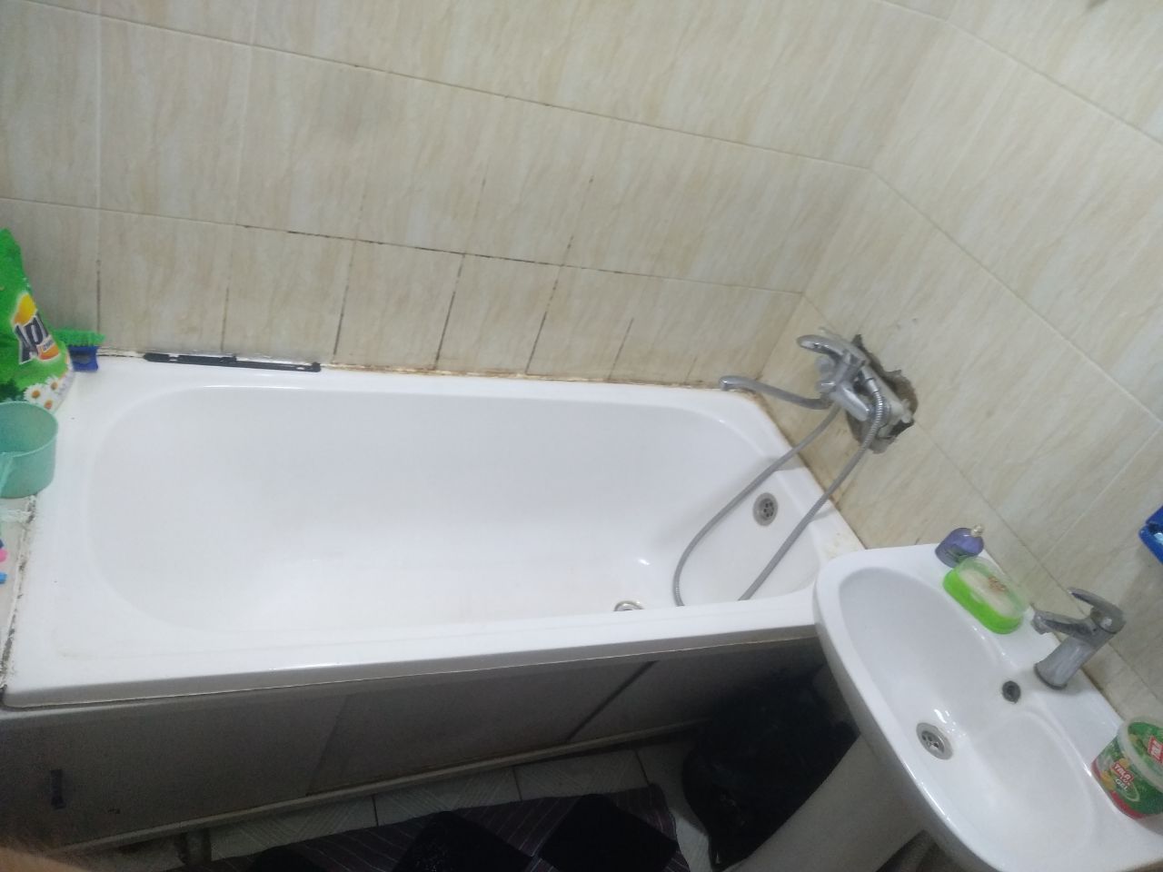 Uy 1 qavati sotiladi 3 xonali