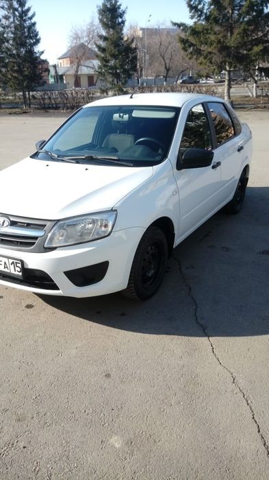 Продам автомобиль Лада Гранта 2017 год