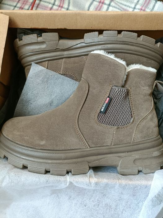 Продам новые ботинки