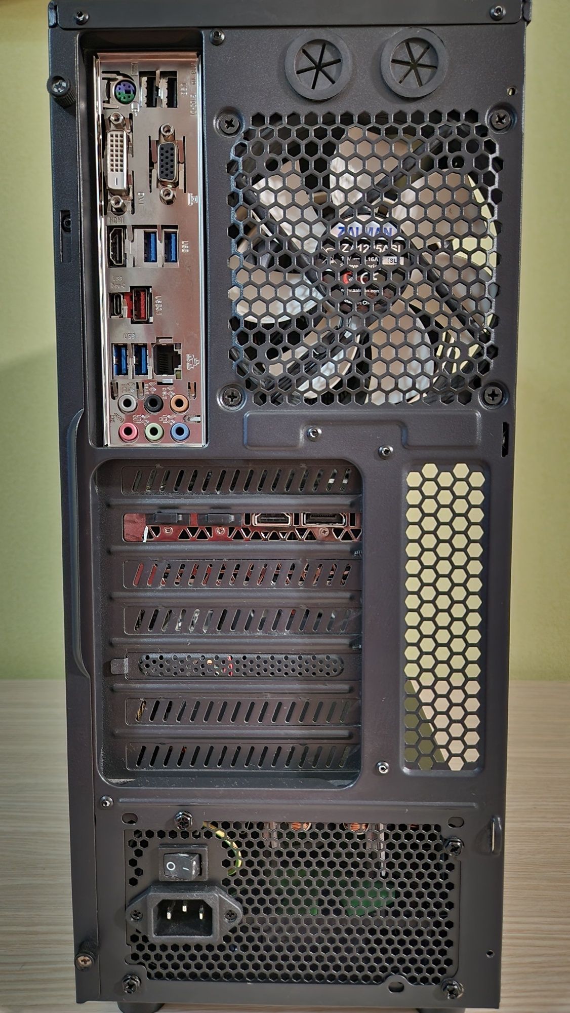 Геймърски компютър i7-8700, EVGA GTX 1080ti, 16 RAM, 126 SSD, 500 HDD