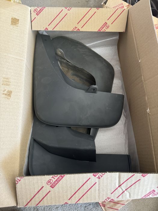 Продам брызговики на камри 35