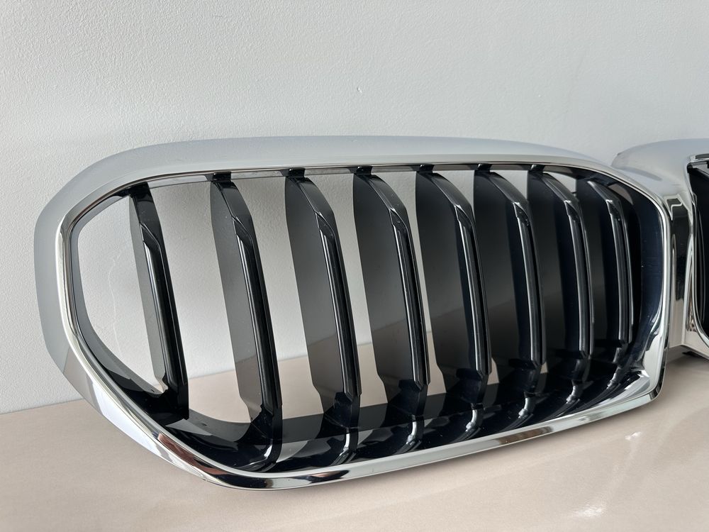 Оригинална решетка/бъбреци BMW 5 G30 LCI