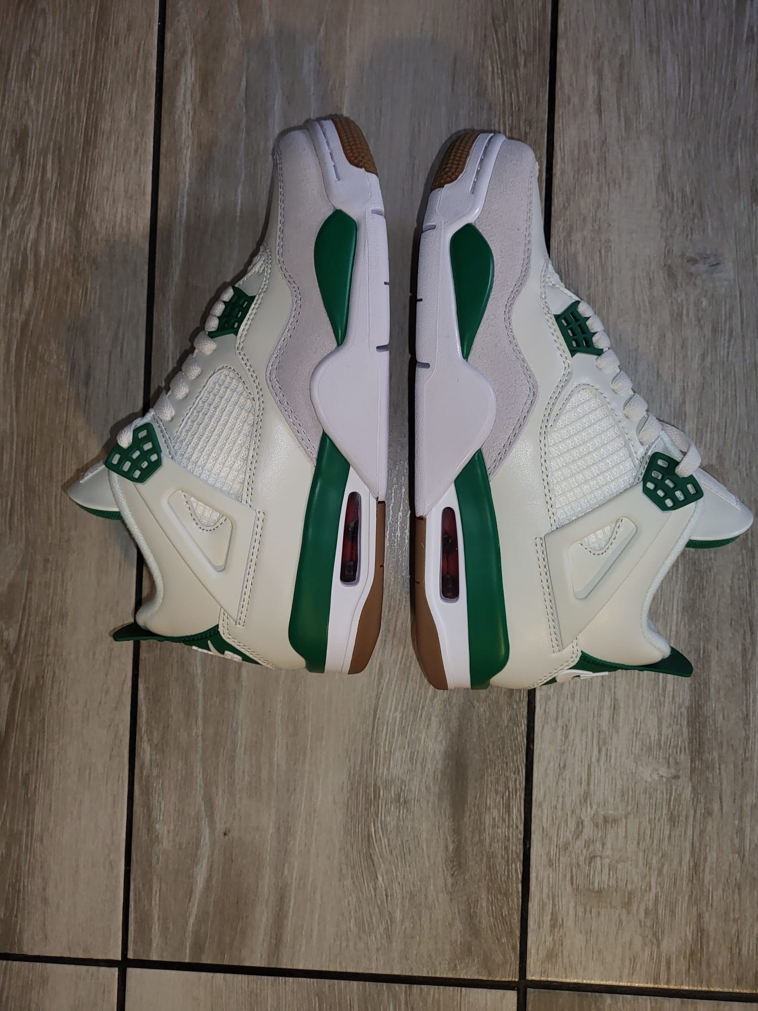 Jordan 4 SB Pine Green noi mărimea 42.5