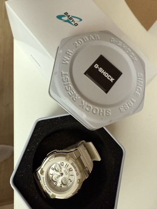 Часовник baby-G shock
