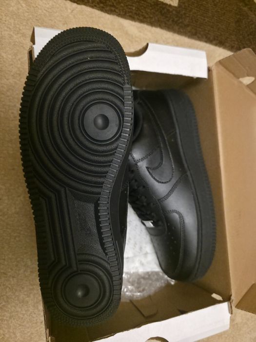 43н. Чисто нови и оригнални Nike Air Force 1 Triple black!!