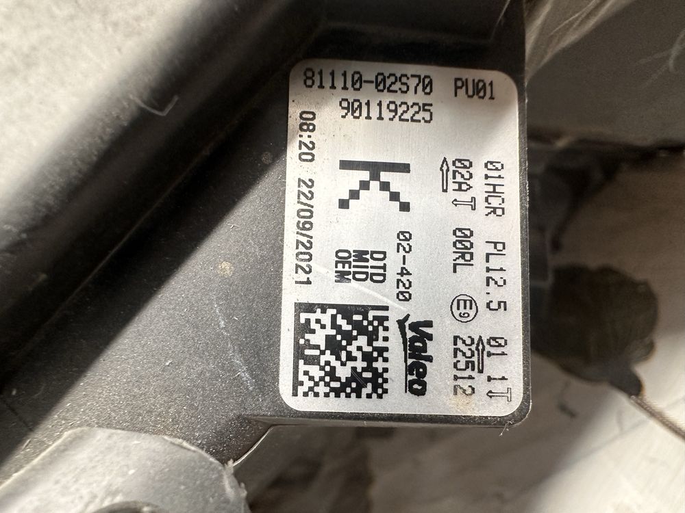 Far dreapta full led toyota corolla.cod:81110-02s70.