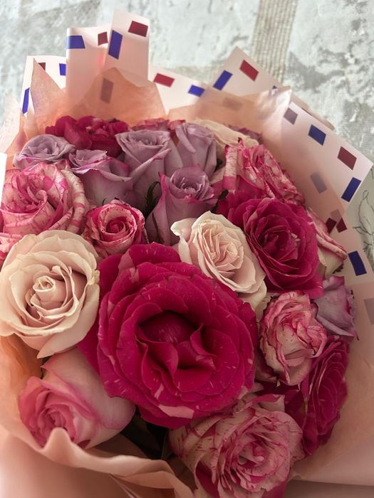 Свежие цветы,25 штук роз