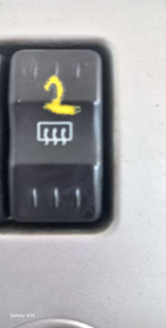 Buton dezaburire parbriz Dacia Logan prima generatie