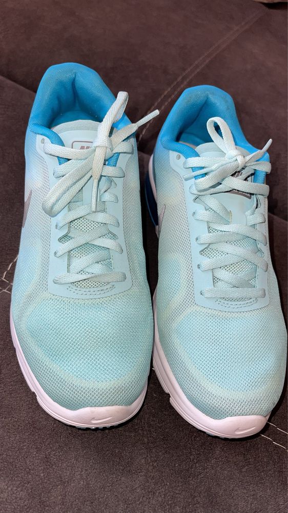 Страхотни  маратонки Nike Air Max