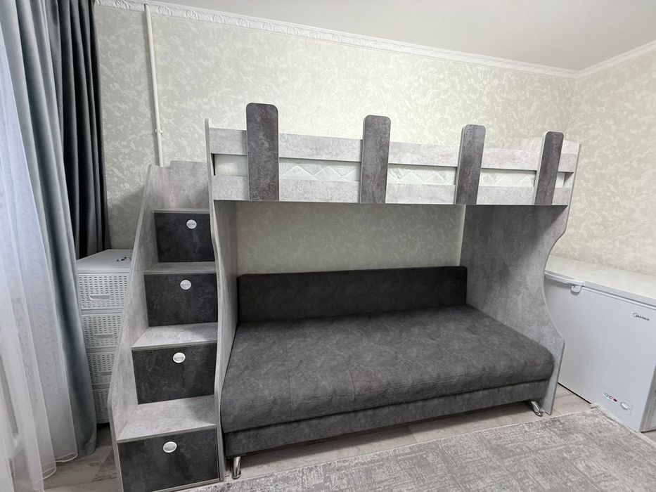 Продаётся двухъярусная кровать .