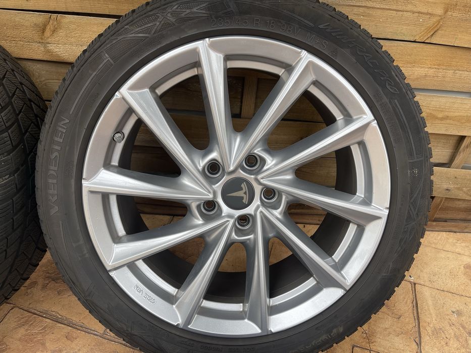 1 set roti  TESLA 3 R18 senzori inclusi