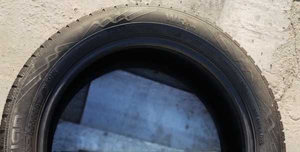 Anvelope de iarna 215 50 17 Nokian
