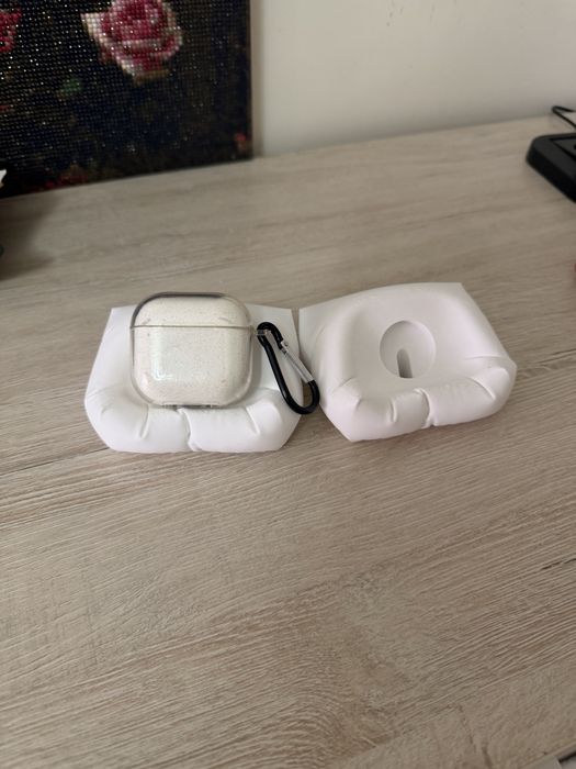 Подставка для наушников Airpods