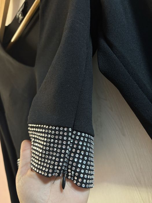 Блуза с камъчета