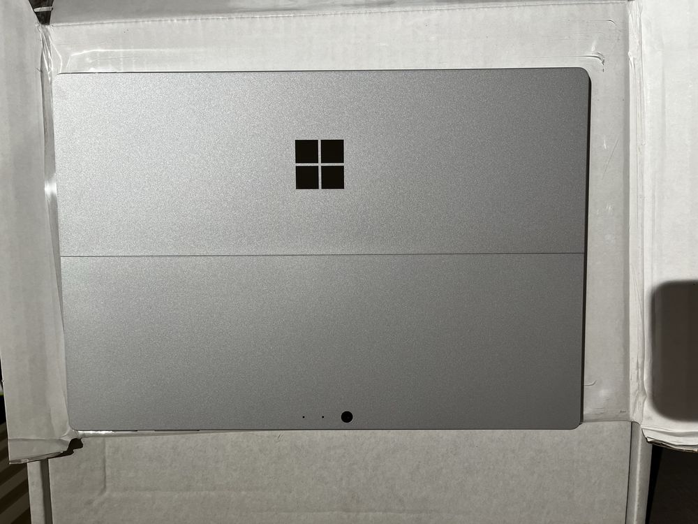 Планшет на Windows 10 Surface pro 4 i5 4gb 128 ssd новый