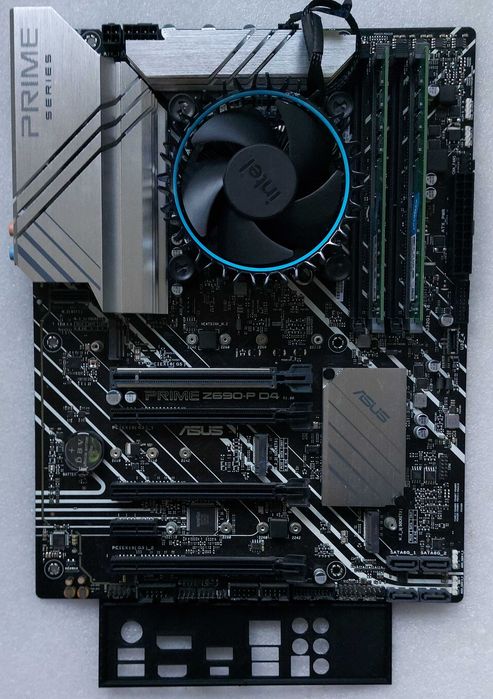 KIT i7 12700KF  + ASUS PRIME Z690-P D4 + 32GB 3200mhz Crucial + Cooler