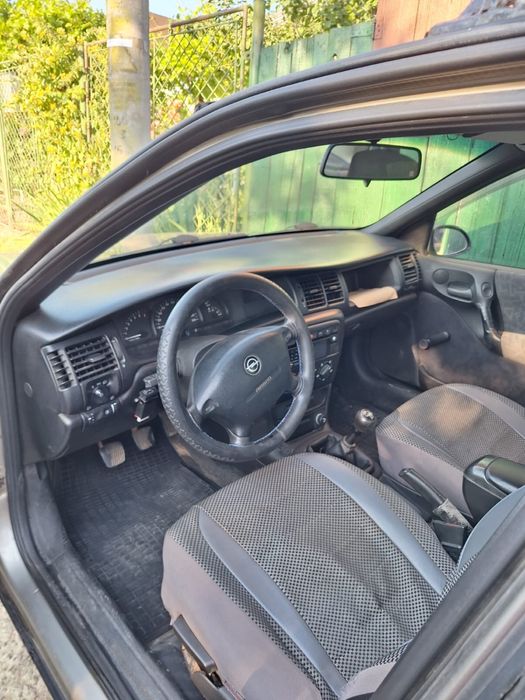 Opel Vectra B 1.6 benzina