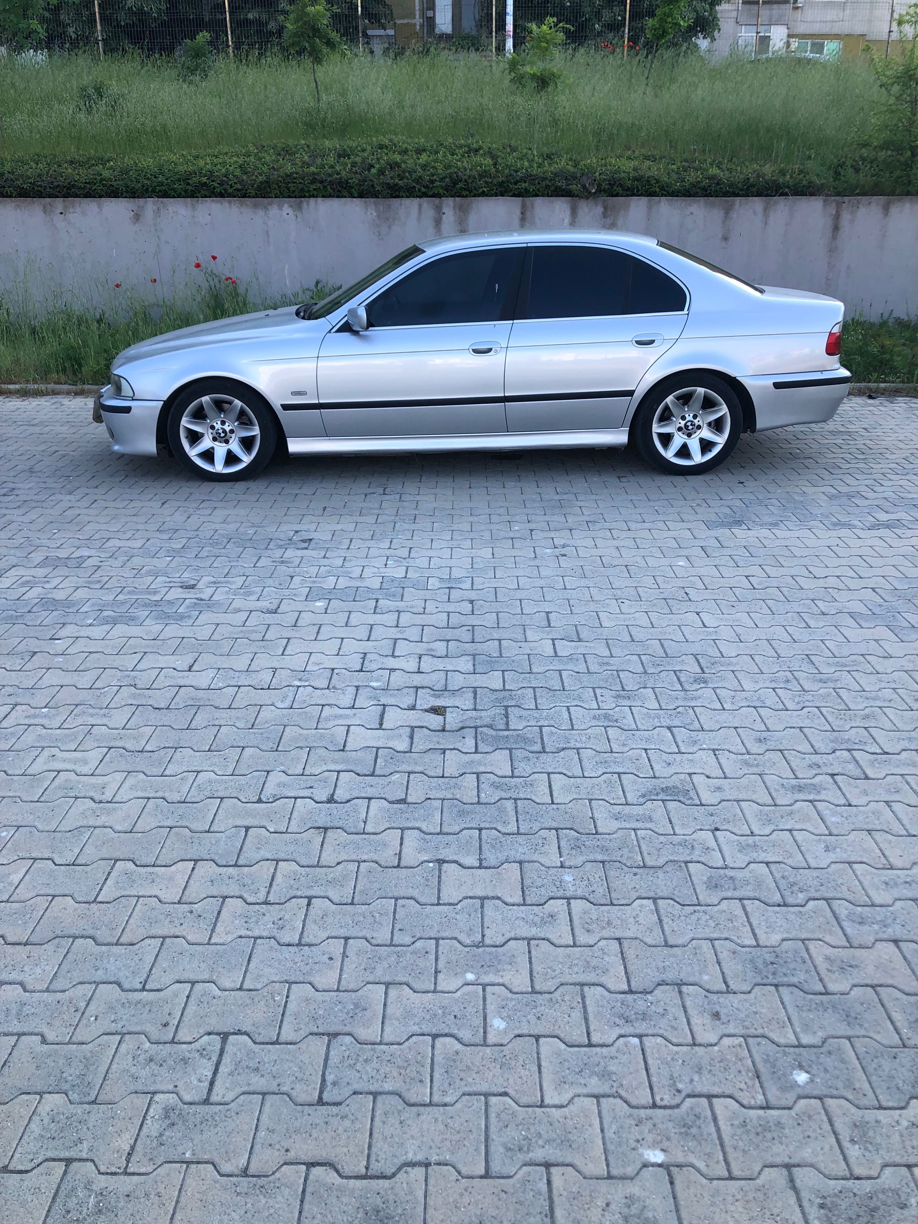 Продава се Bmw530 дизел произведена е2003 автоматик