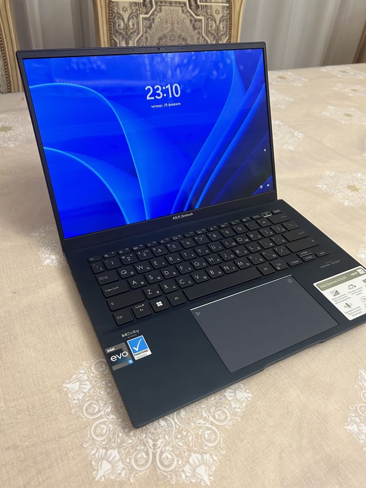 ASUS Zenbook 14 OLED