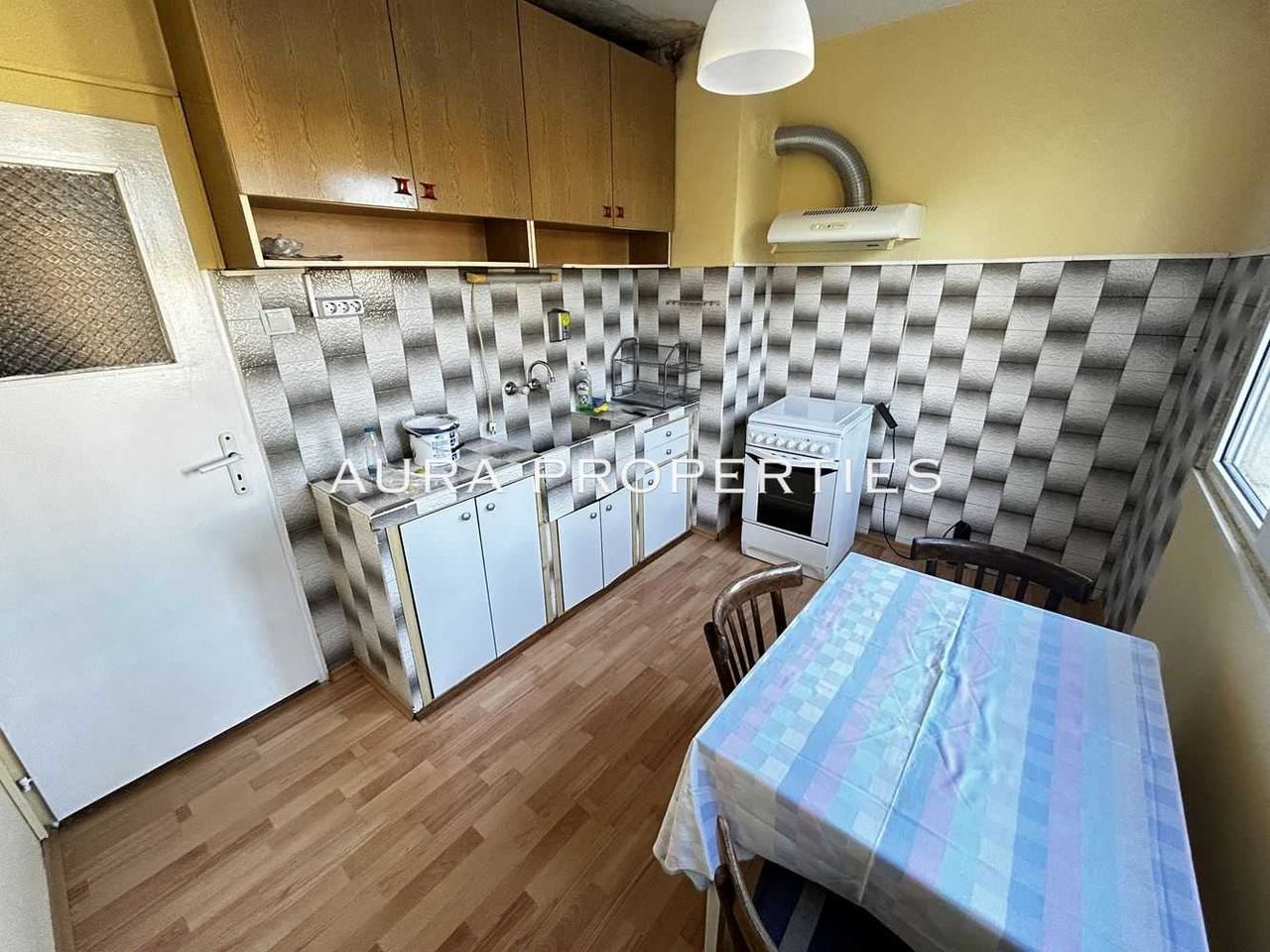 Дава се под наем Тристаен апартамент в Разград, Орел - 79 кв.м за 204 € - Снимка #4
