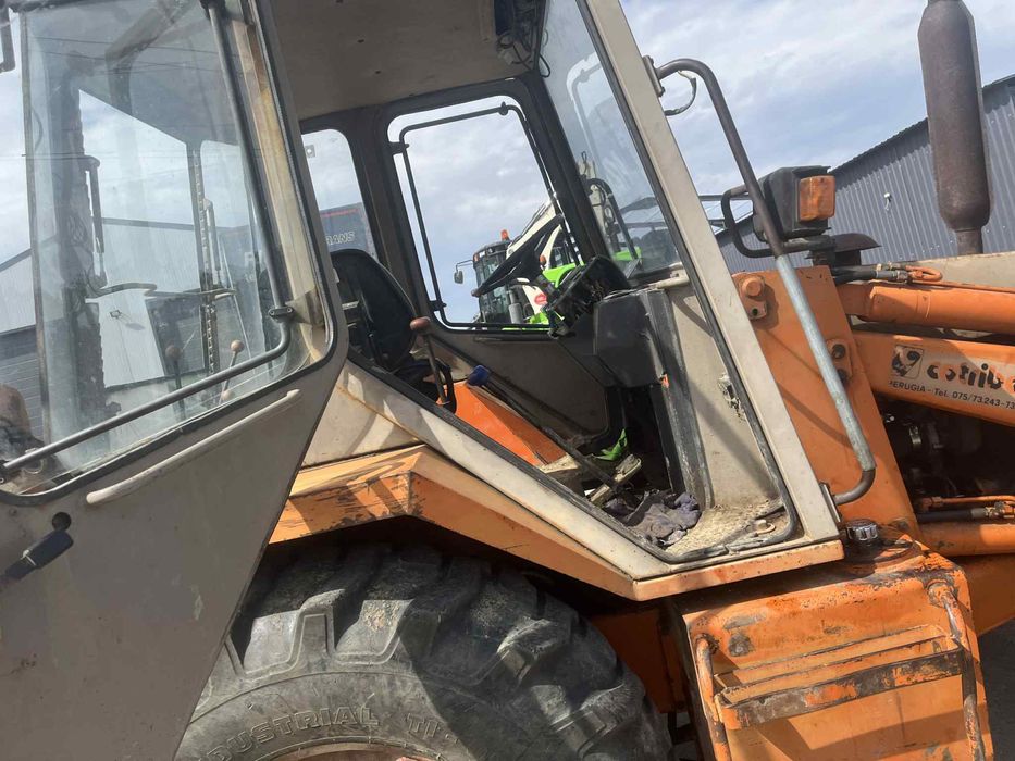 Buldoexcavator Fai 4x4