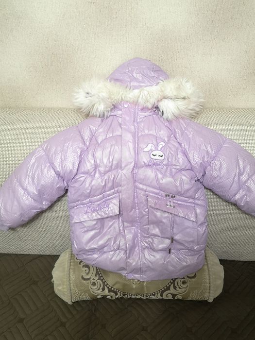 Продам детскую зимнюю куртку на девочку