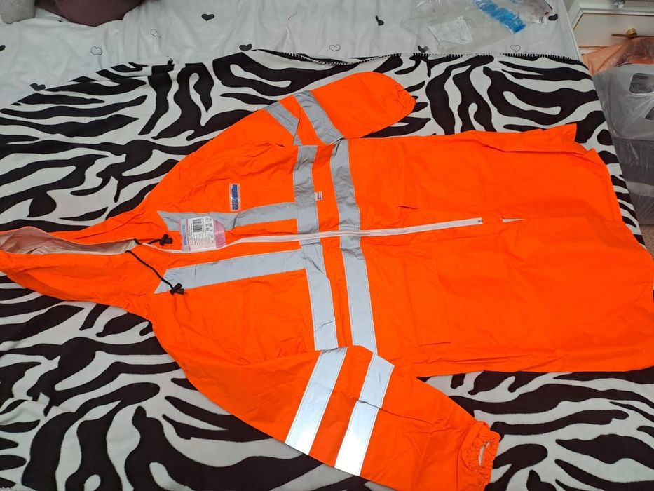 Продается Дождевик Яркий рабочий костюм с высокой видимостью с отражаю